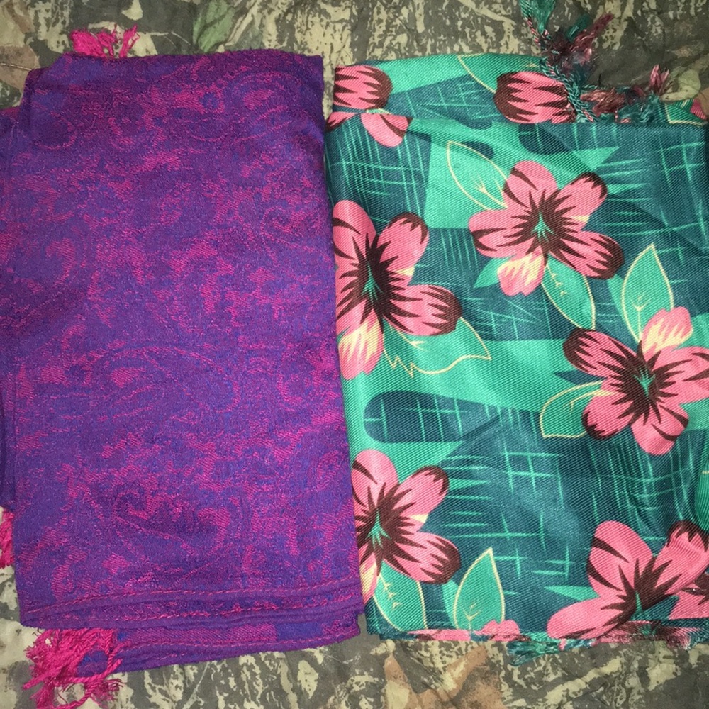 2 long scarves